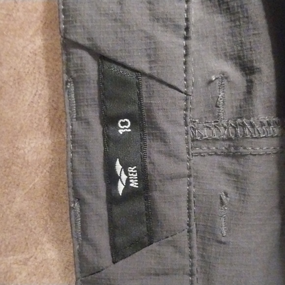 Convertible Zip Off Pant Size 10 - Picture 6 of 9